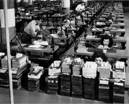 Women working at the Elgin factory during WWII
